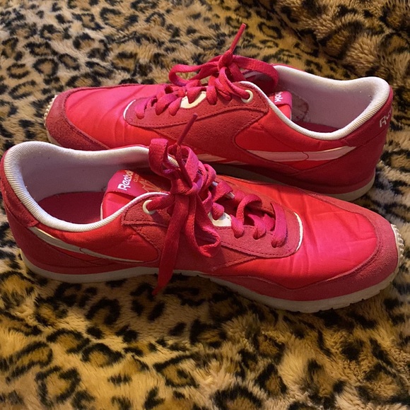 Bright Pink Reebok - Picture 3 of 6